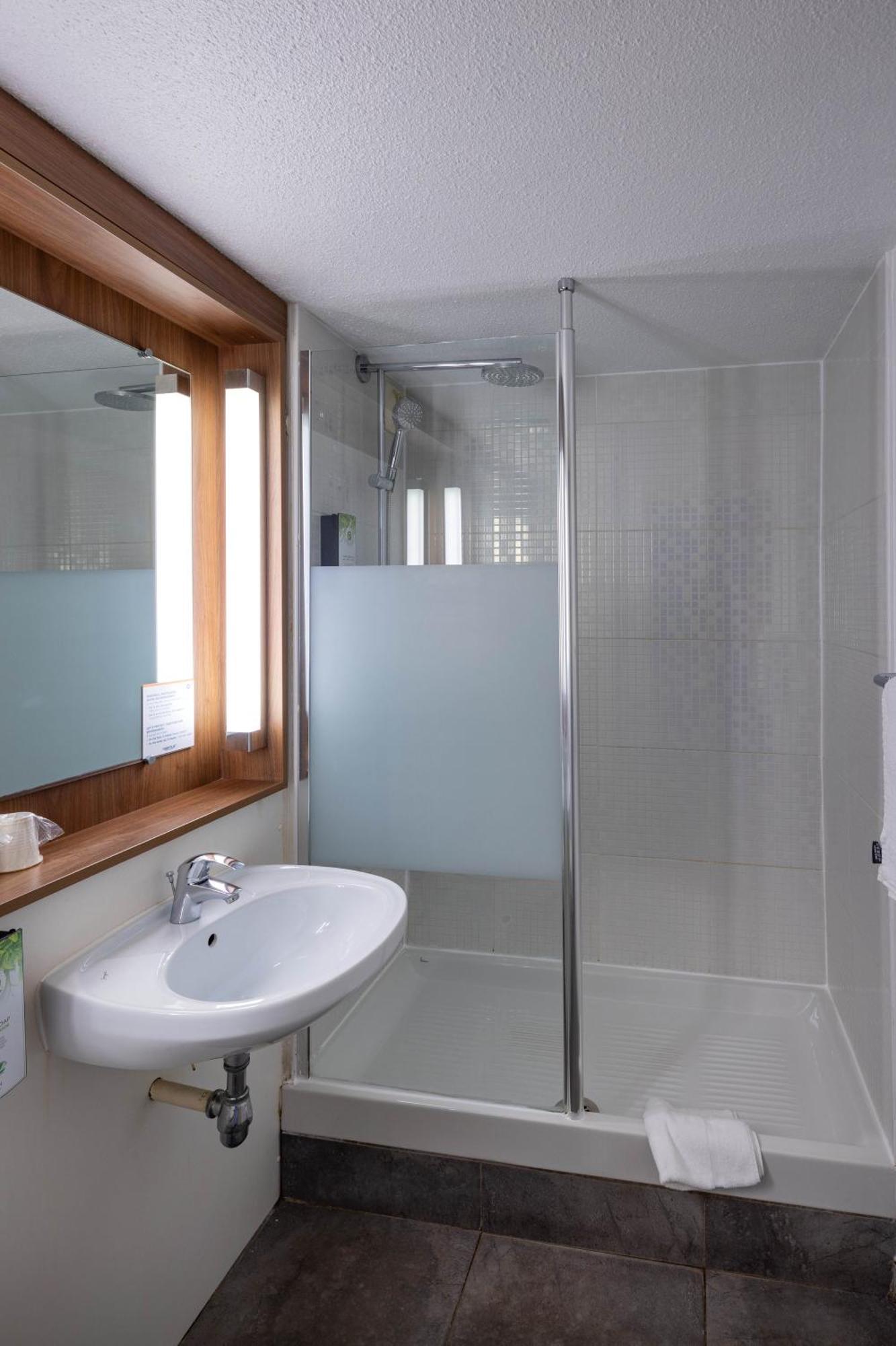 Noemys Arles Hotel Bagian luar foto